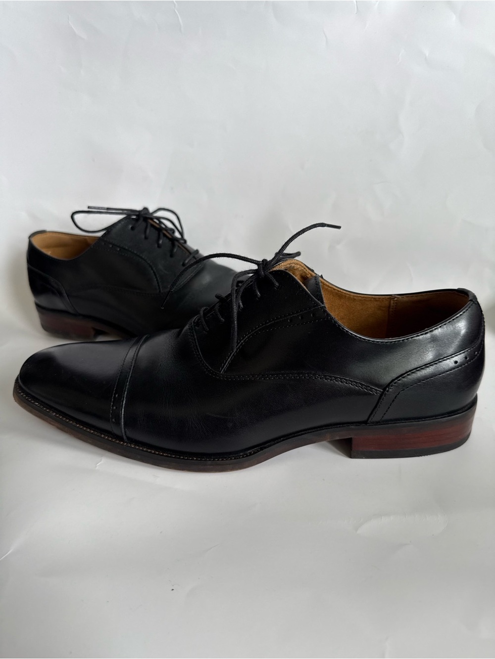 Florsheim Men's Black Leather Cap-Toe Oxford Dress Shoes in size 9M
